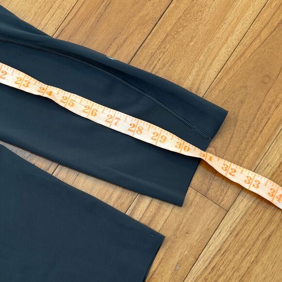 Women Lululemon Base Pace High-Rise Crop 23"Leggings in Graphite Grey Size 6 - Picture 8 of 9